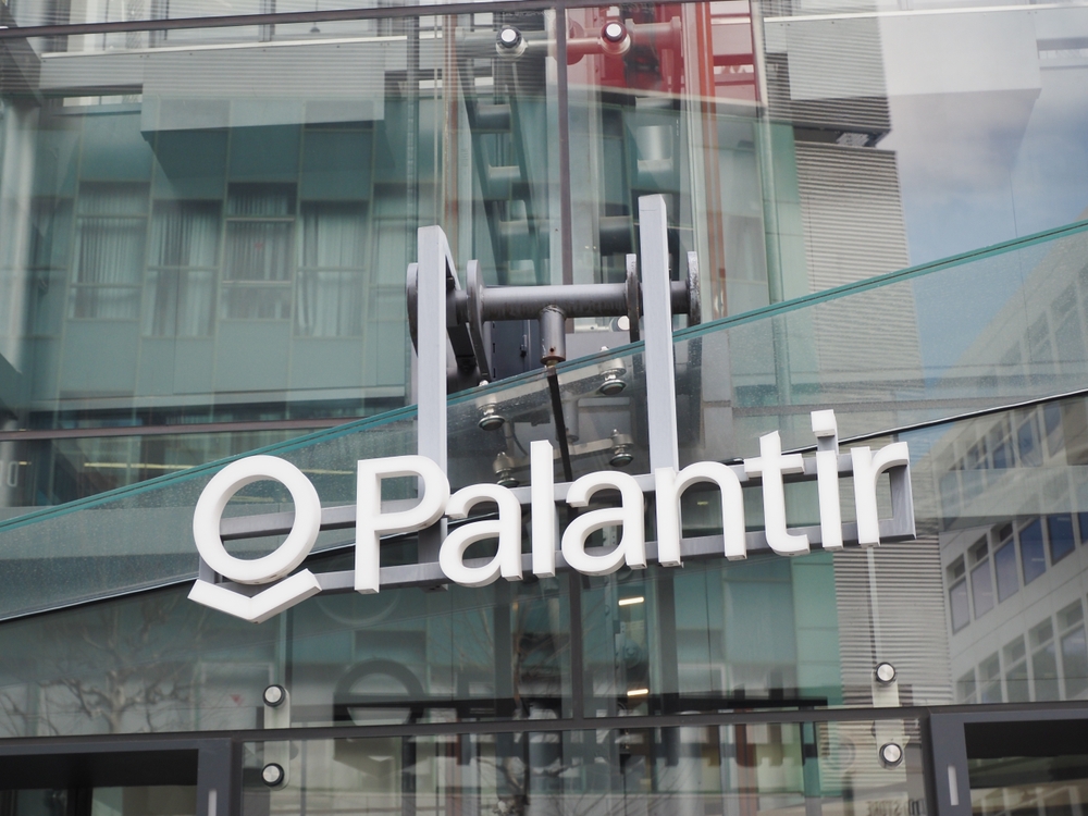 Palantir upevňuje svou pozici: S NATO uzavřel expresní dohodu