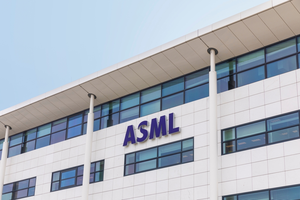 ASML otvoril rok 2026 vo veľkom štýle: silný kvartál a jasný signál, že AI vlna naberá na sile