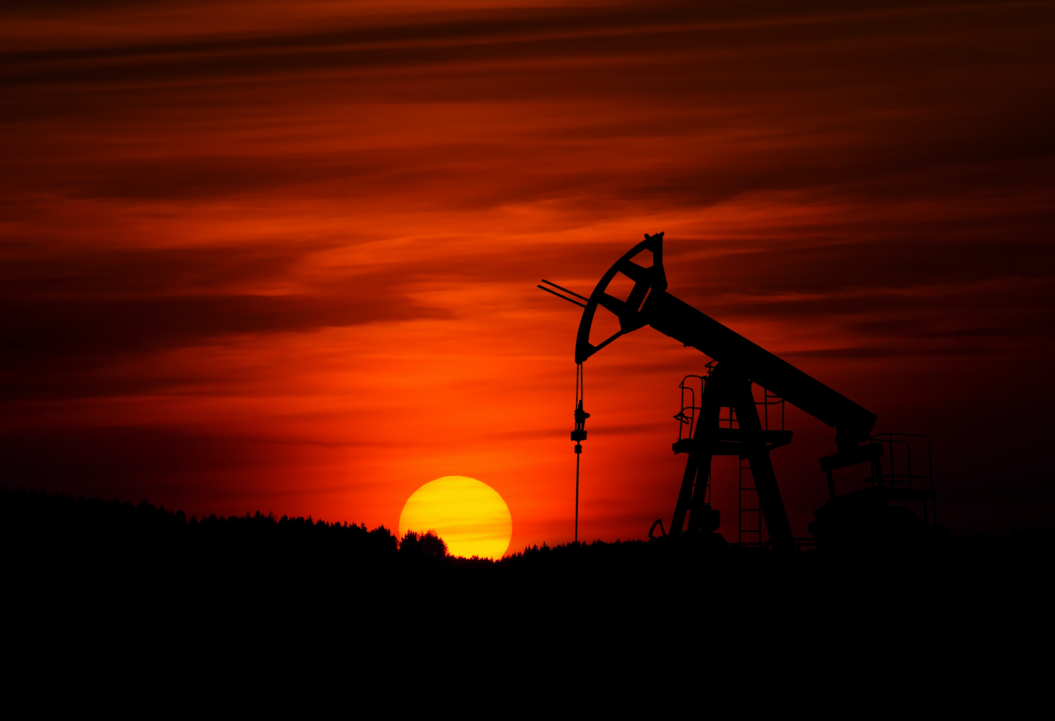 Napětí na Středním východě poslalo ceny ropy vzhůru. Barel by mohl brzy překonat 90 dolarů